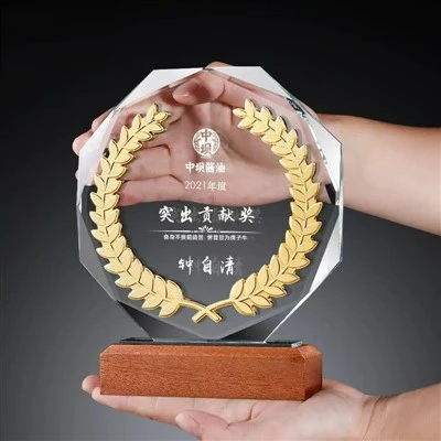 Pingat Kristal Asas Kayu